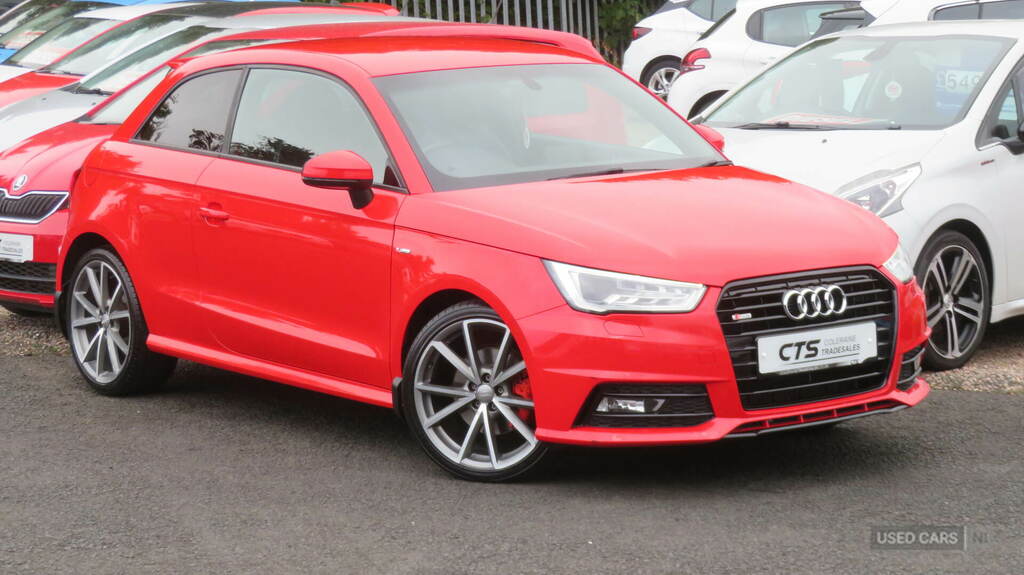 Audi A1 1.6 Tdi Black Edition ST18EXC Red