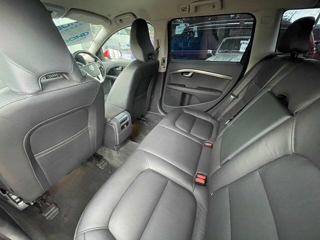 Volvo V70 Red #10