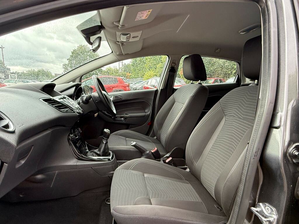 Ford Fiesta 1.25 Studio Red #12