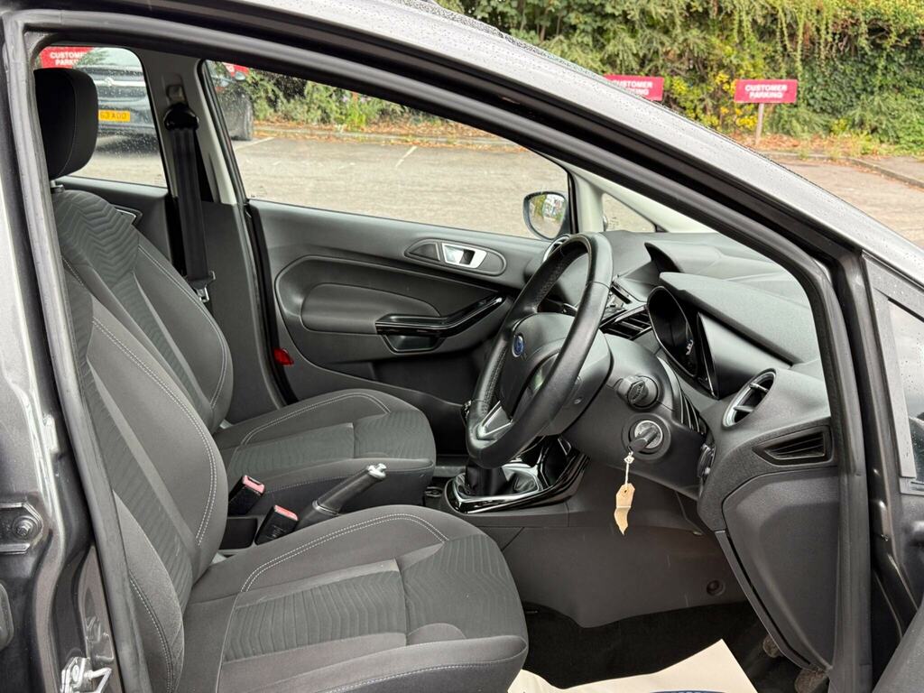 Ford Fiesta 1.25 Studio Red #15