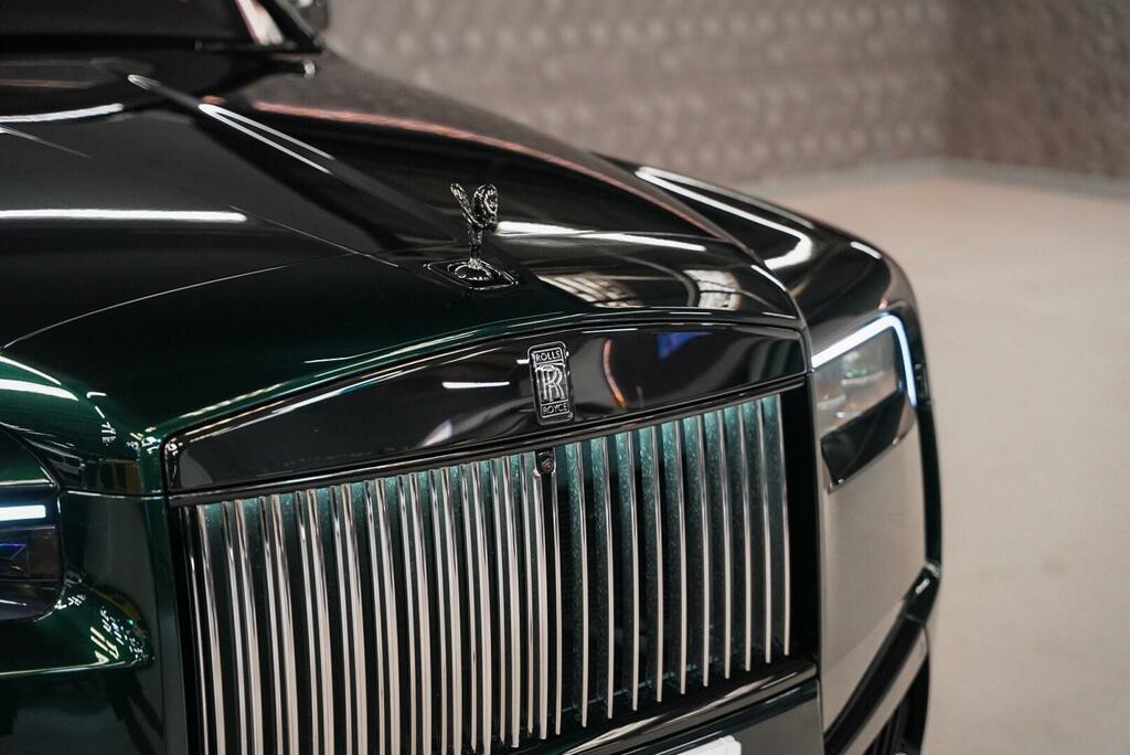 Rolls-Royce Cullinan Suv Black #7
