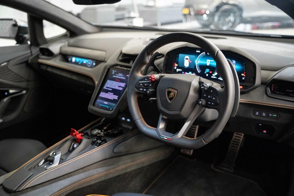 Lamborghini 4.0T V8 Phev Coupe #24