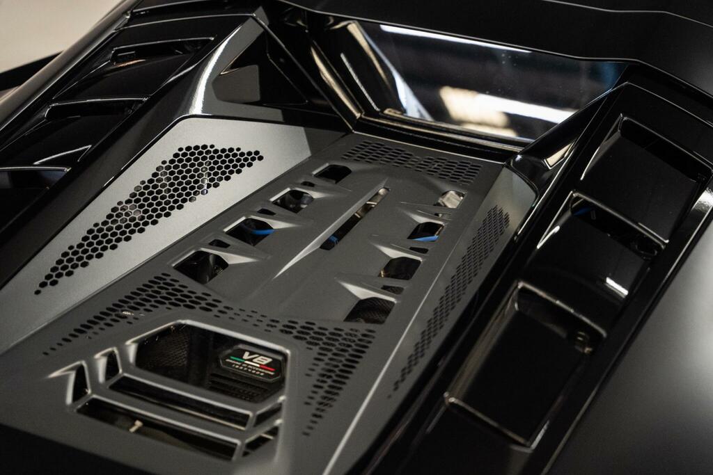 Lamborghini 4.0T V8 Phev Coupe #84