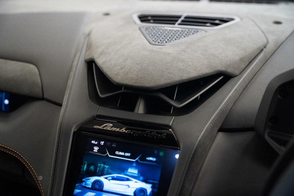 Lamborghini 4.0T V8 Phev Coupe #49