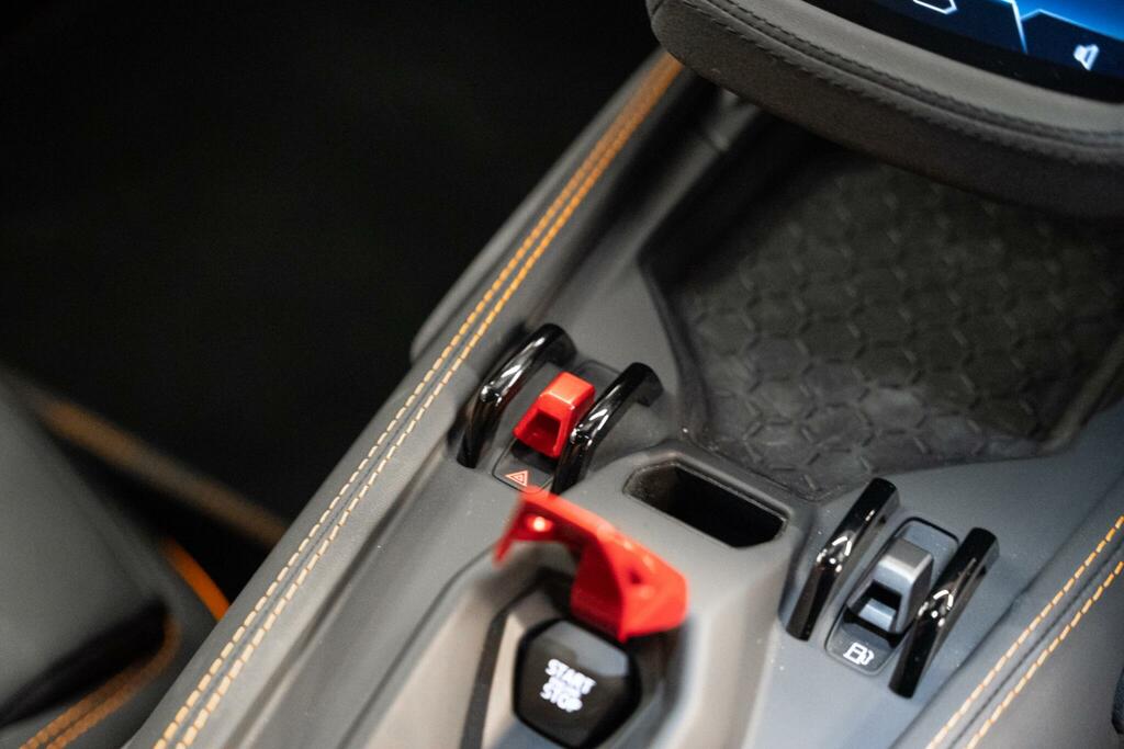 Lamborghini 4.0T V8 Phev Coupe #47