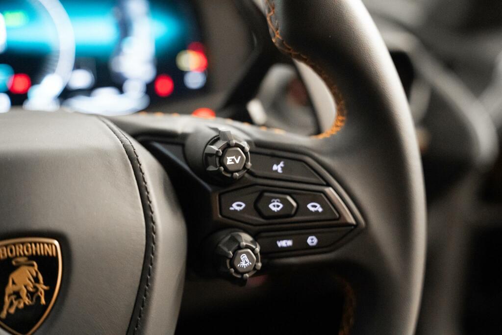 Lamborghini 4.0T V8 Phev Coupe #56