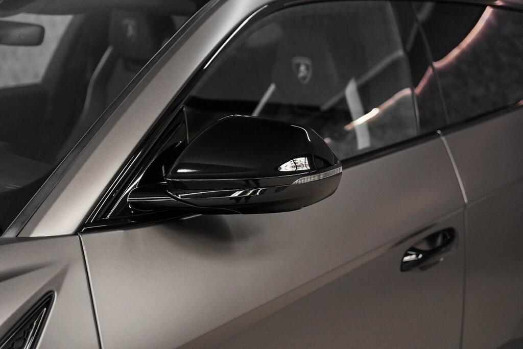 Lamborghini Urus Automatic Blue #84