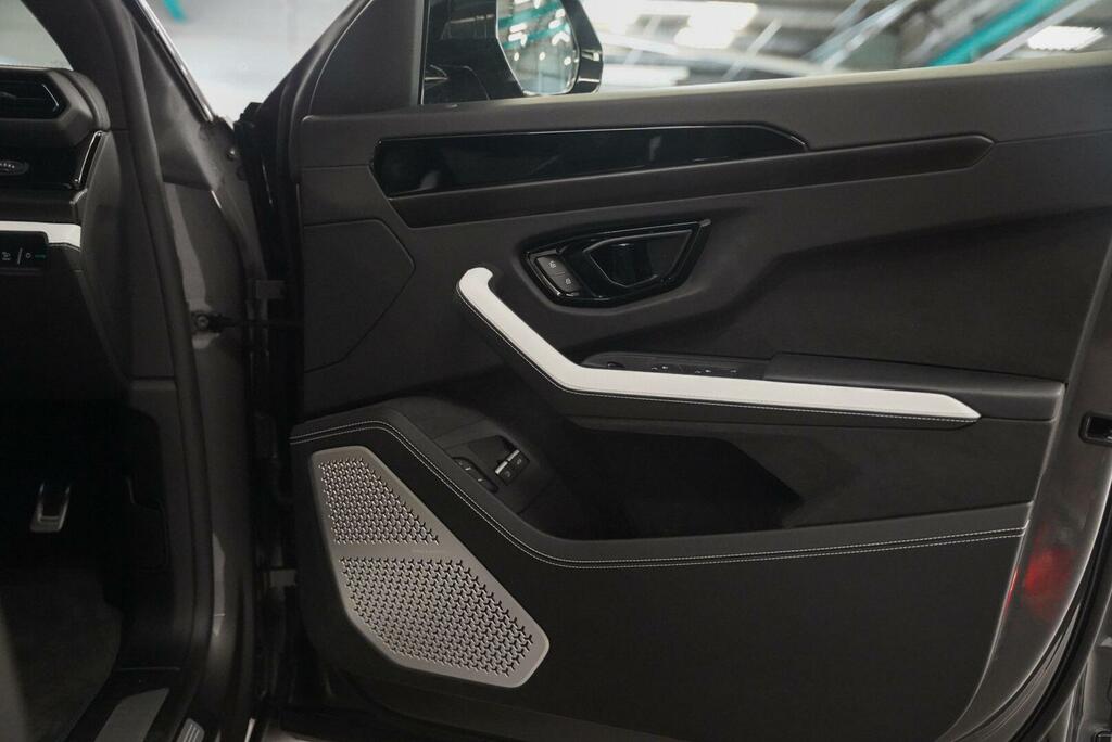 Lamborghini Urus Automatic Blue #44