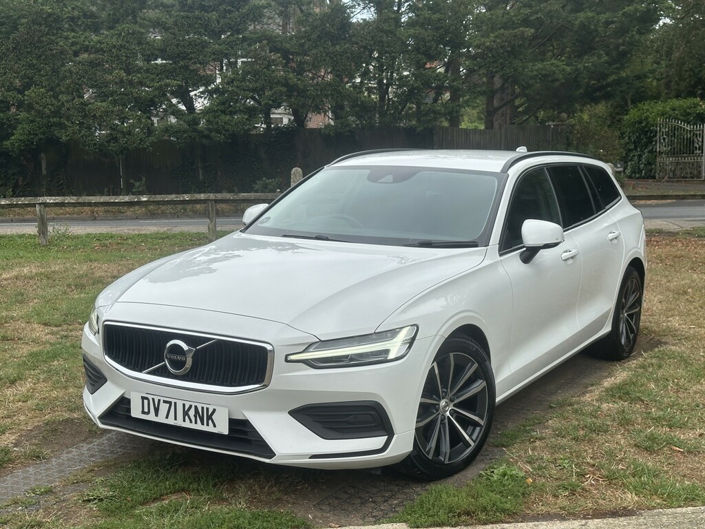 Volvo V60 2.0 Momentum B4 Fwd DV71KNK White #2