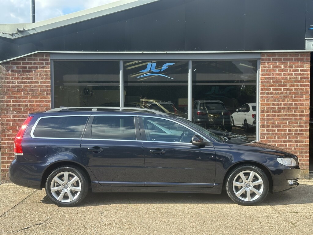 Volvo V70 D4 Se Lux Red #19