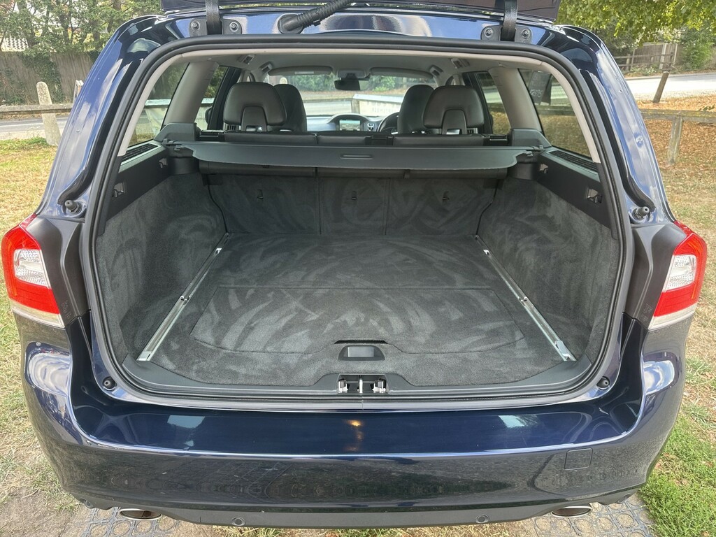 Volvo V70 D4 Se Lux Red #15