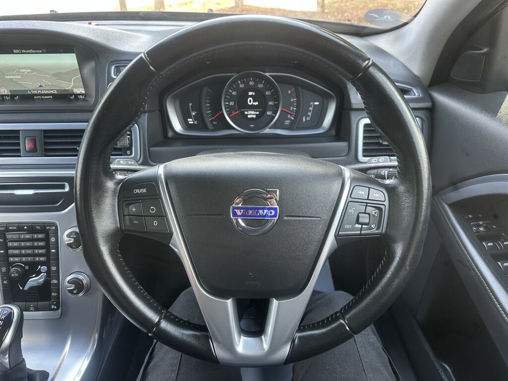Volvo V70 D4 Se Lux Red #10