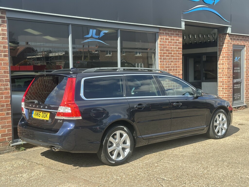 Volvo V70 D4 Se Lux Red #18
