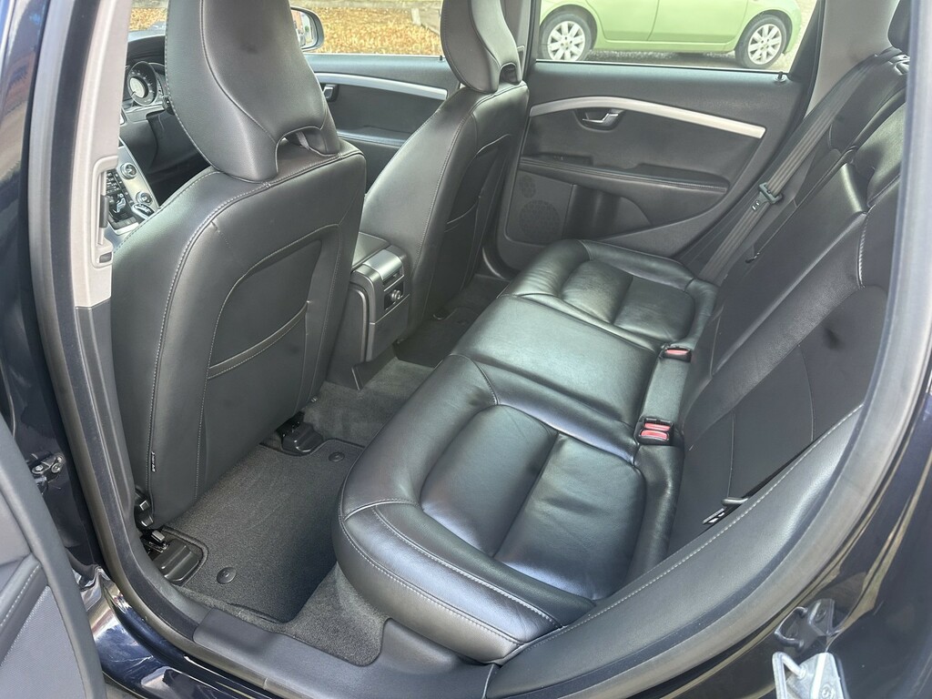 Volvo V70 D4 Se Lux Red #14