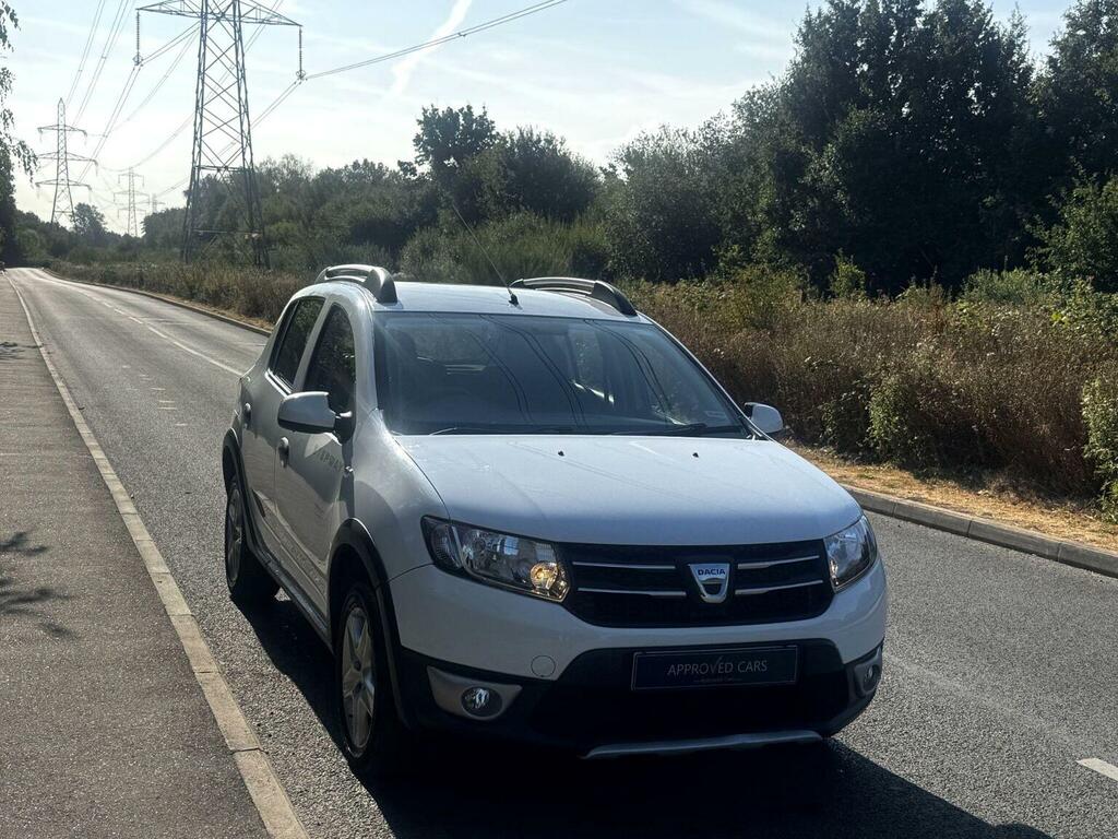 Dacia Sandero Stepway Hatchback 0.9 Tce Laureate Euro 6 Ss 2016 White