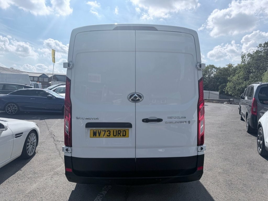 Maxus Deliver 9 Mpv WV73URD White #6