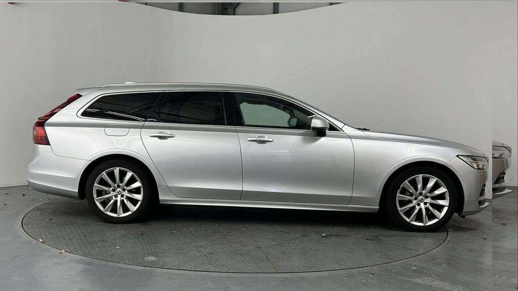 Volvo V90 2L Momentum Silver #4