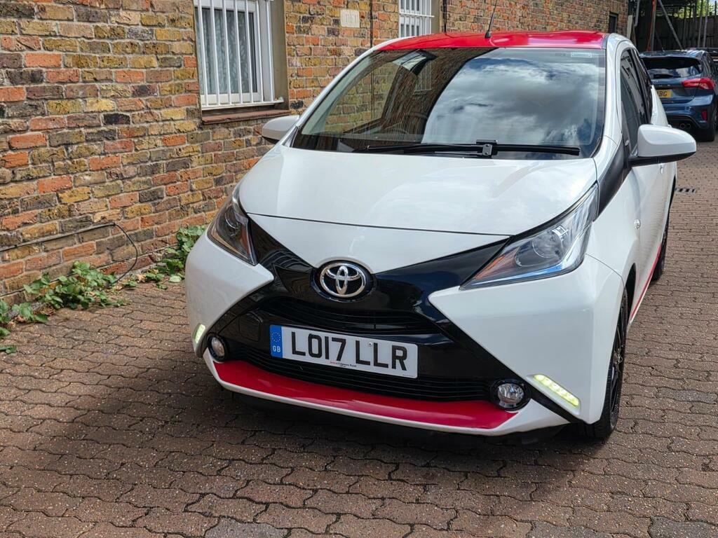 Toyota Aygo 1.0 Vvt-i X-press X-shift Euro 6 White #2