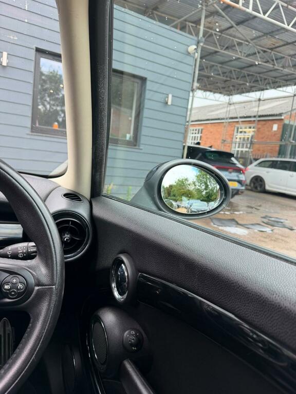 Mini Hatch Blue #20