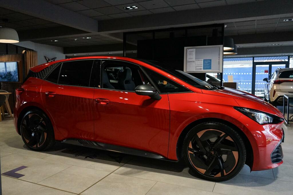 Cupra Born 169Kw E-boost V3 58Kwh LP24DNE Red #4