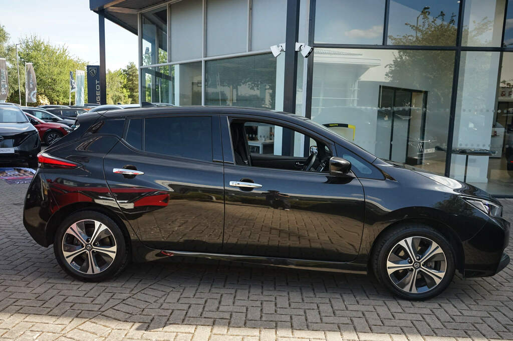 Nissan Leaf 160Kw E Tekna 62Kwh RV70BVY Black #4