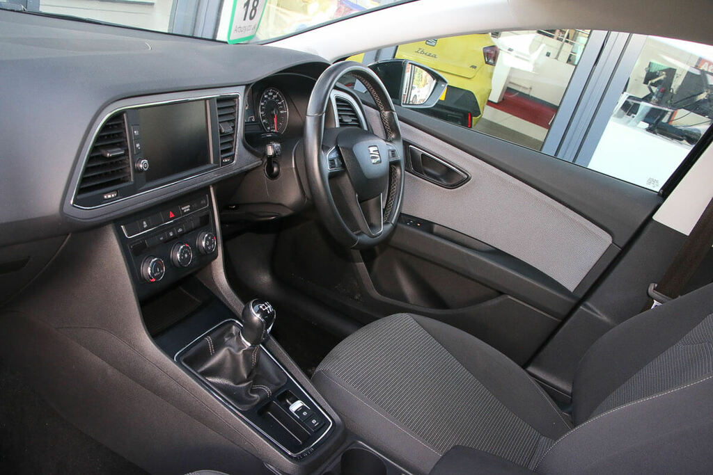 Seat Leon 1.2 Tsi Se Dynamic Technology KK18KZP Black #2