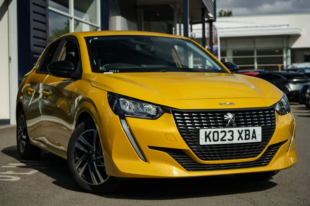 Peugeot 208 1.2 Puretech Active Premium Yellow