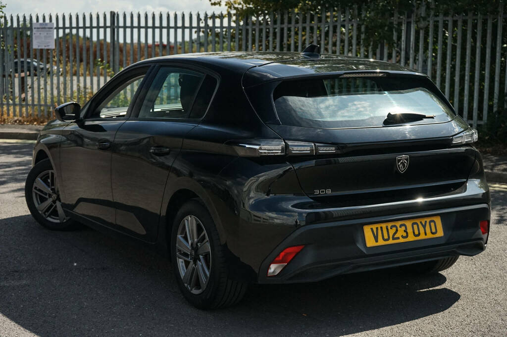 Peugeot 308 1.2 Puretech Active Premium Eat8 Black