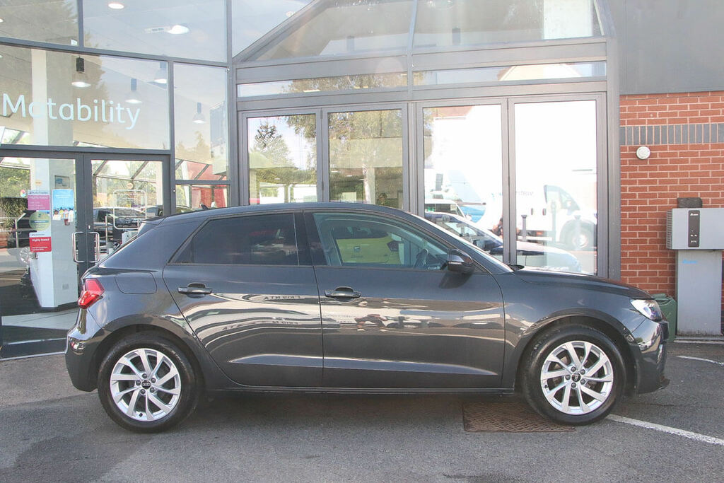 Audi A1 25 Tfsi Sport S Tronic EK70BYT Grey #4