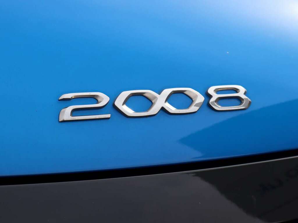 Peugeot 2008 1.2 Puretech Allure Premium Blue #6