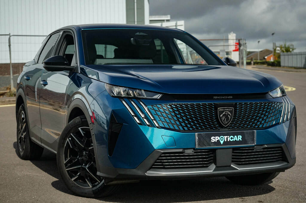 Peugeot 3008 3008 Hybrid 136 E-dsc6 Blue