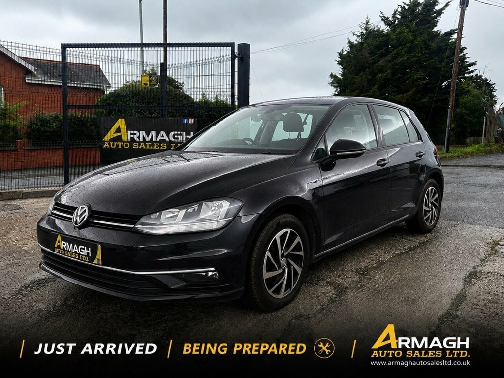 Volkswagen Golf 1.6L Match Black