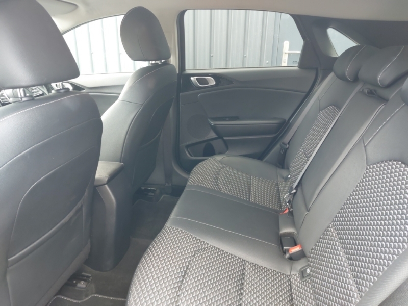 Kia Ceed 1.5T Gdi Isg 3 RO72PMU Black #6