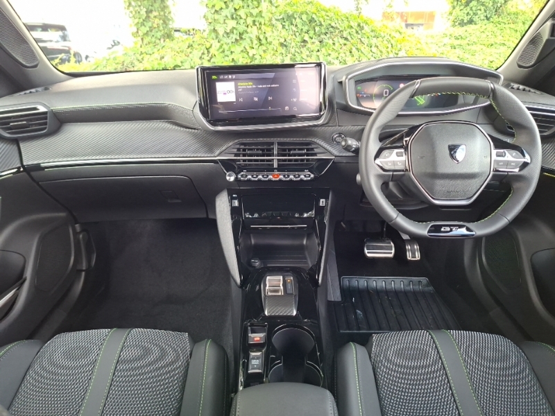 Peugeot 2008 1.2 Puretech 130 Gt Eat8 Black #3