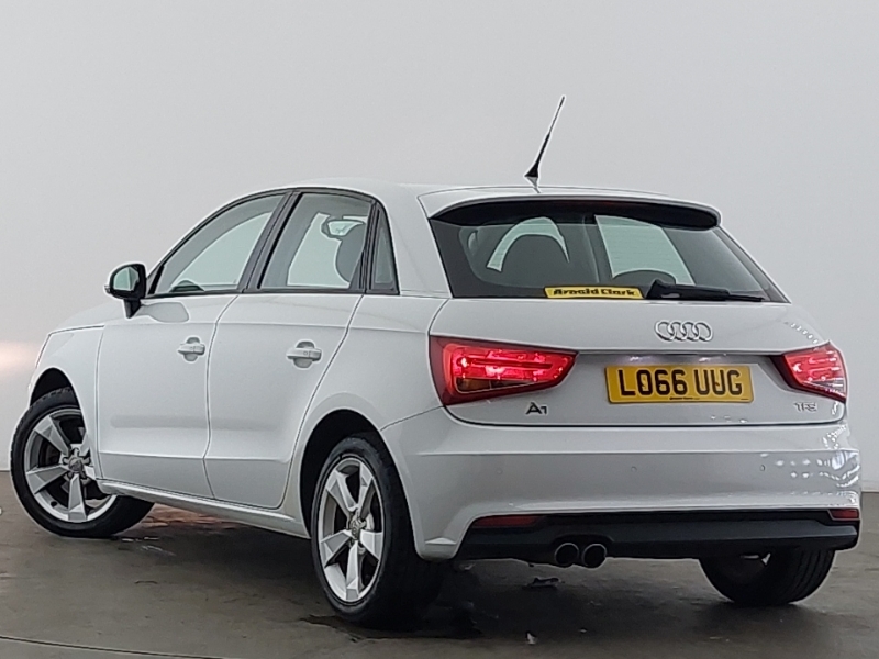 Audi A1 1.4 Tfsi Sport LO66UUG White #2