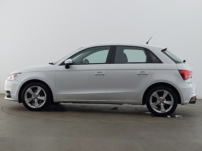 Audi A1 1.4 Tfsi Sport LO66UUG White #4