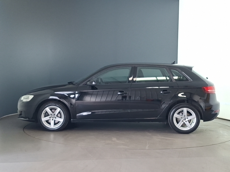 Audi A3 30 Tfsi 116 Se Technik LO69UME Black #4