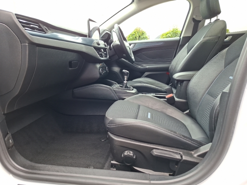 Ford Focus 1.0 Ecoboost 125 Active X YP69NPN White #5