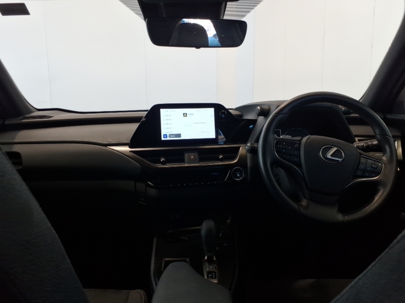 Lexus UX 300E 150Kw 72.8 Kwh E-cvt FG24WMD Silver #3