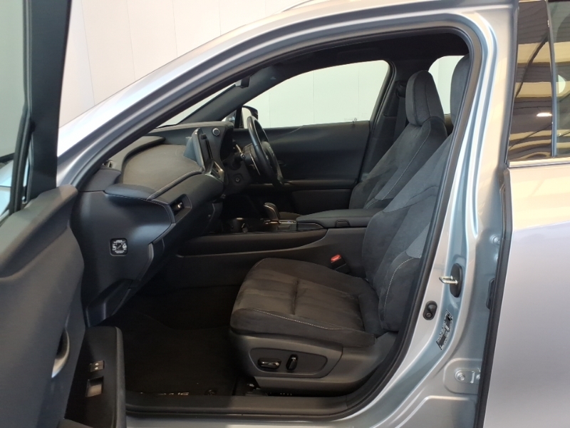 Lexus UX 300E 150Kw 72.8 Kwh E-cvt FG24WMD Silver #5