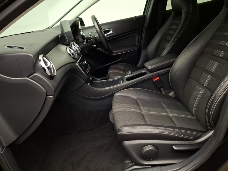 Mercedes-Benz GLA Class Gla 180 Urban Edition WX69VEY Black #5