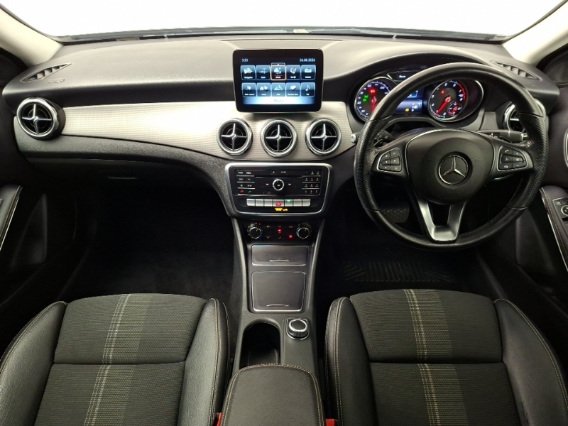 Mercedes-Benz GLA Class Gla 180 Urban Edition WX69VEY Black #3