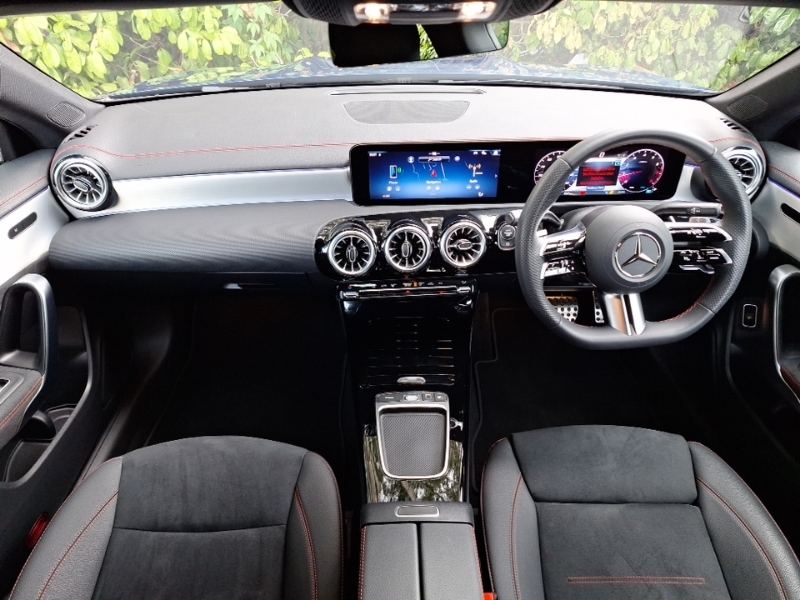 Mercedes-Benz CLA Class Cla 200 Amg Line Executive Tip Blue #3