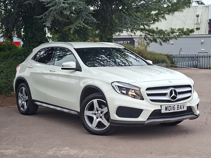 Mercedes-Benz GLA Class Gla 200D Amg Line White #6