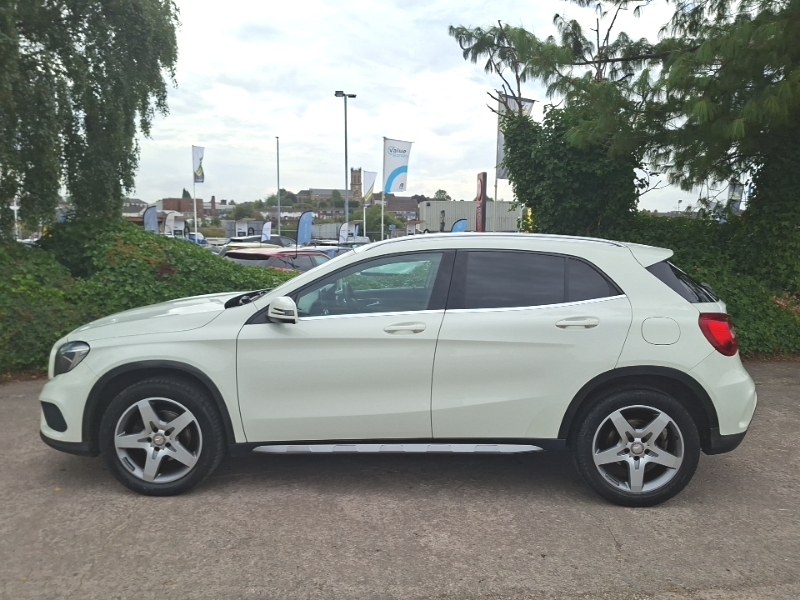 Mercedes-Benz GLA Class Gla 200D Amg Line White #3