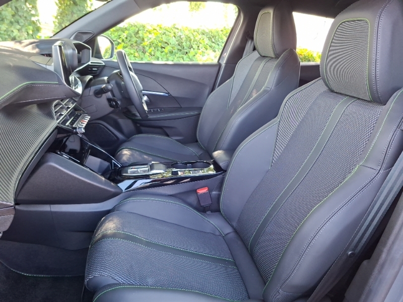 Peugeot e-2008 115Kw Gt 54Kwh Grey #5
