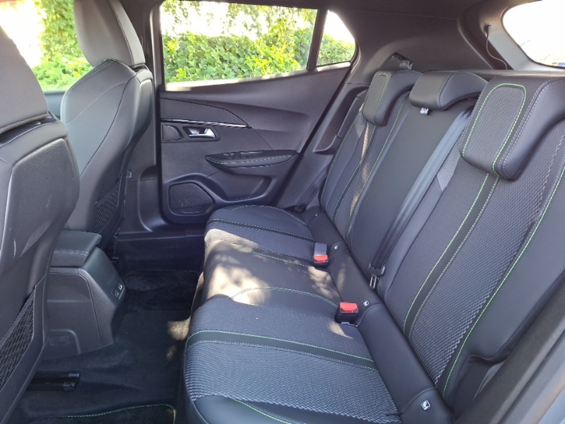 Peugeot e-2008 115Kw Gt 54Kwh Grey #6