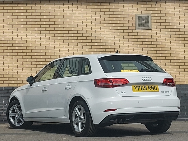 Audi A3 35 Tfsi Se Technik S Tronic YP69RNO White #2