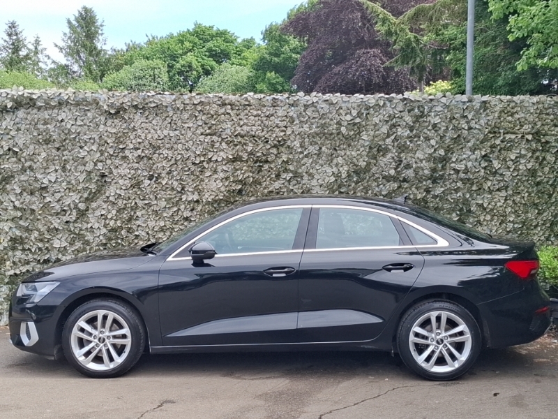 Audi A3 35 Tfsi Sport RE73NCU Black #4