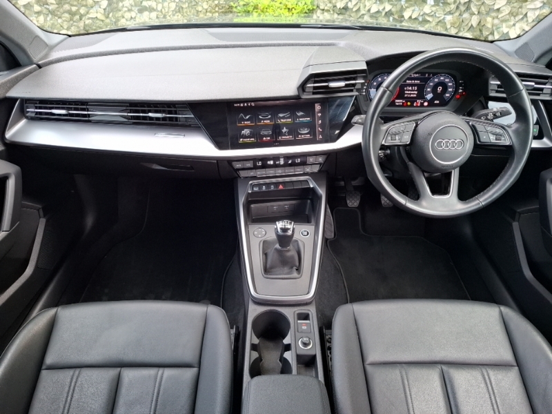 Audi A3 35 Tfsi Sport RE73NCU Black #3